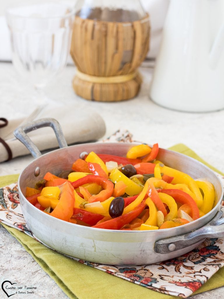 poivrons avec olives et câpres