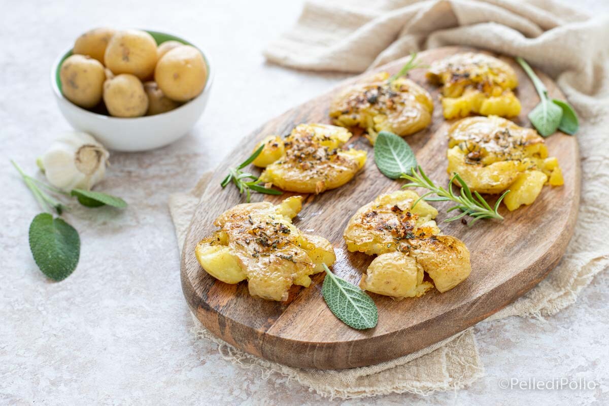 Pommes de terre écrasées aux herbes aromatiques