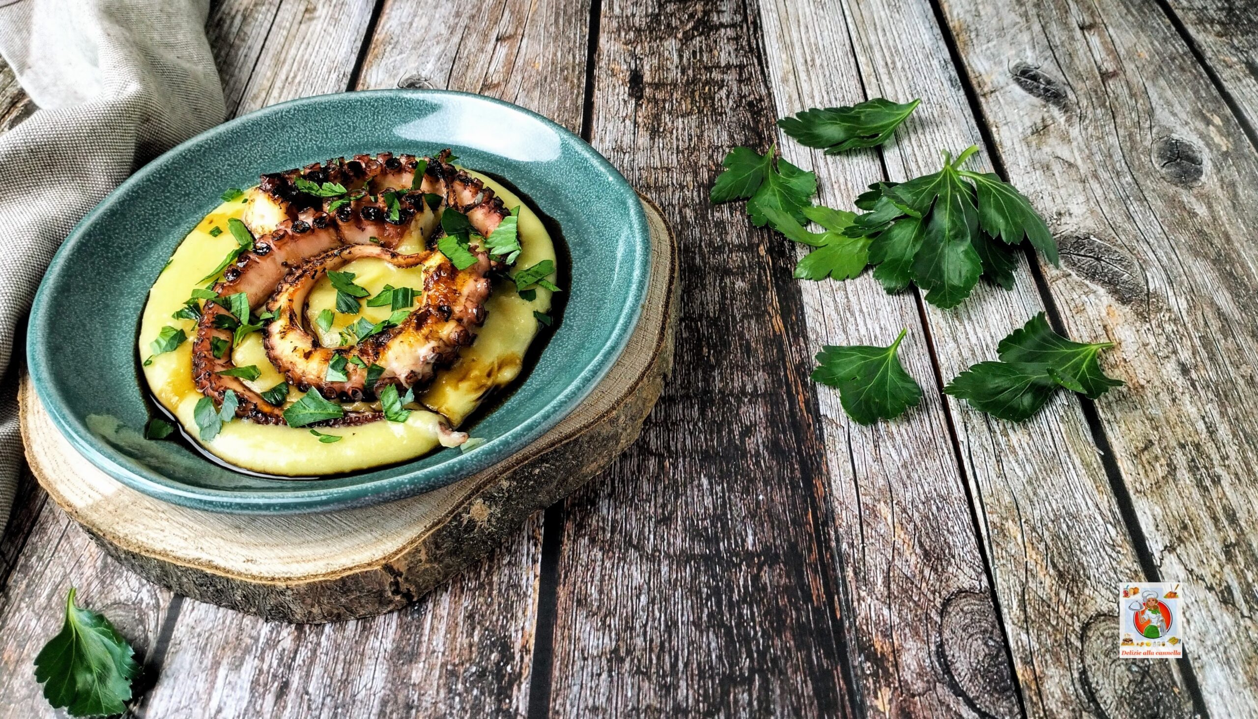 Poulpe avec crème de pommes de terre et vinaigre balsamique : un classique revisité avec une délicieuse touche gourmet