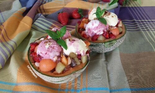 Melon avec salade de fruits et glace