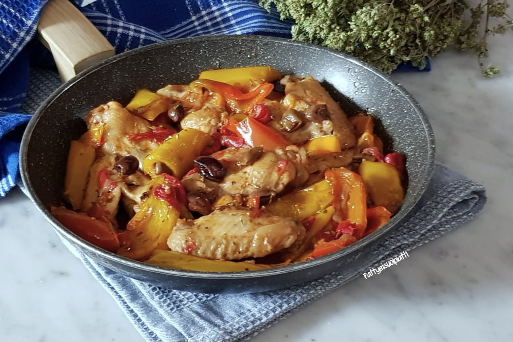 ailes de poulet à la bière avec poivrons et échalotes