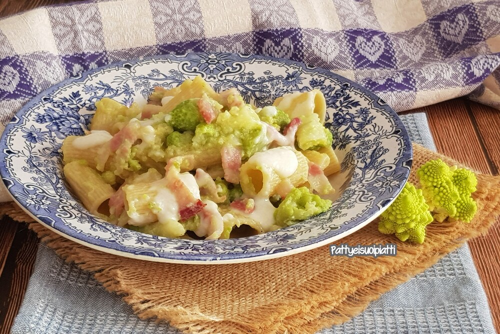 pâtes avec brocoli romanesco et guanciale