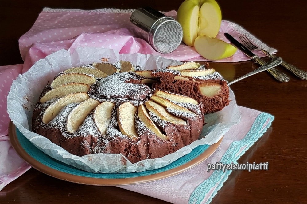 gâteau au chocolat avec yaourt et pommes