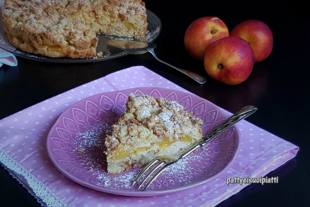 tarte émiettée aux pêches et amaretti