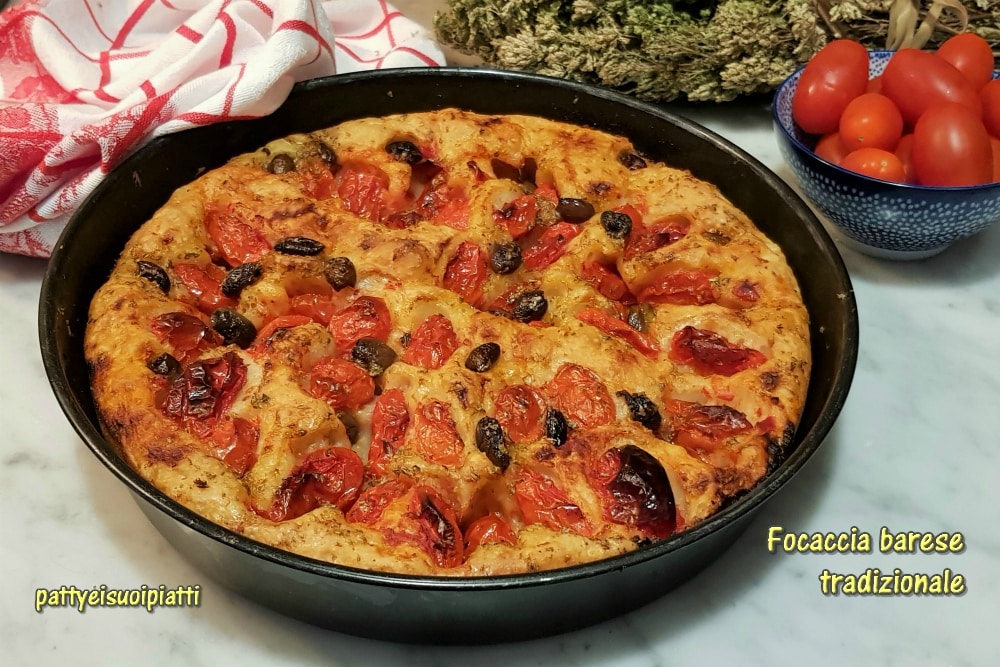 focaccia barese traditionnelle