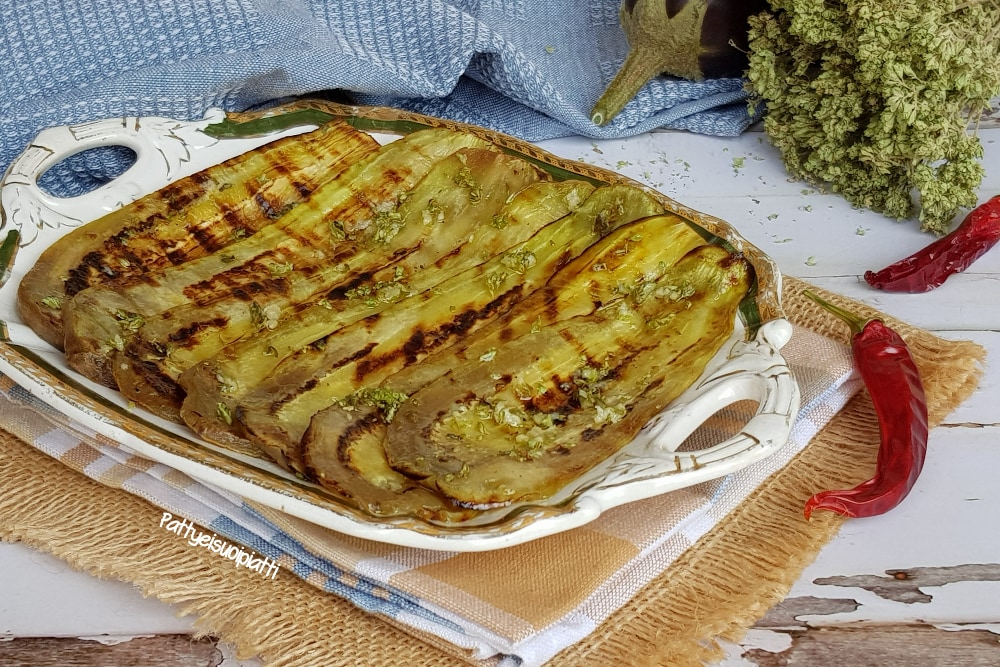 aubergines grillées et assaisonnées