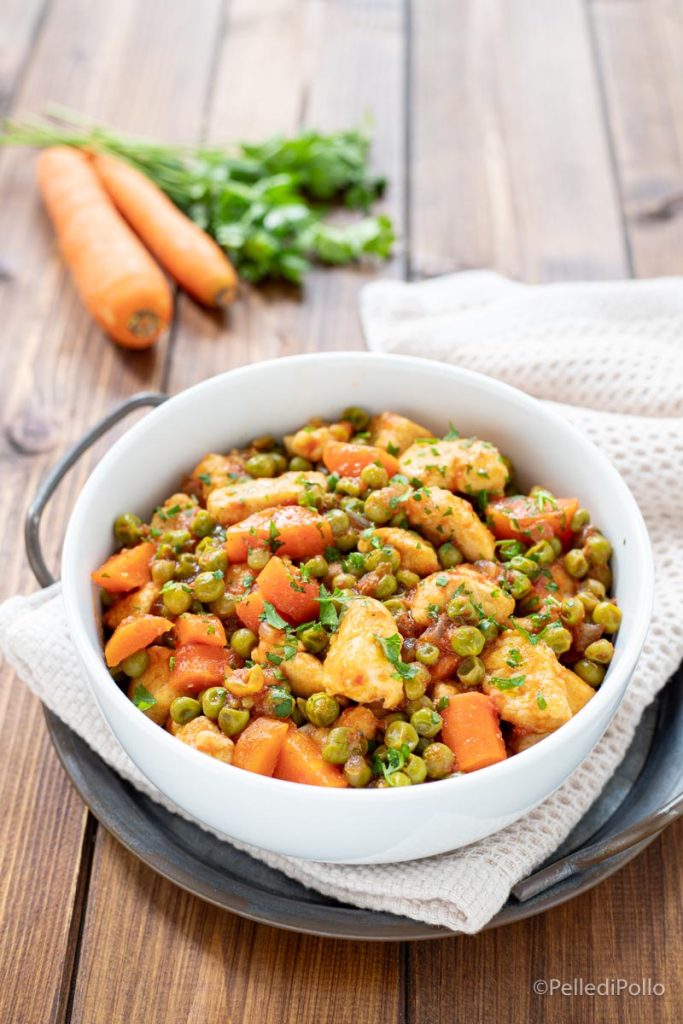 poitrine de poulet avec carottes et petits pois