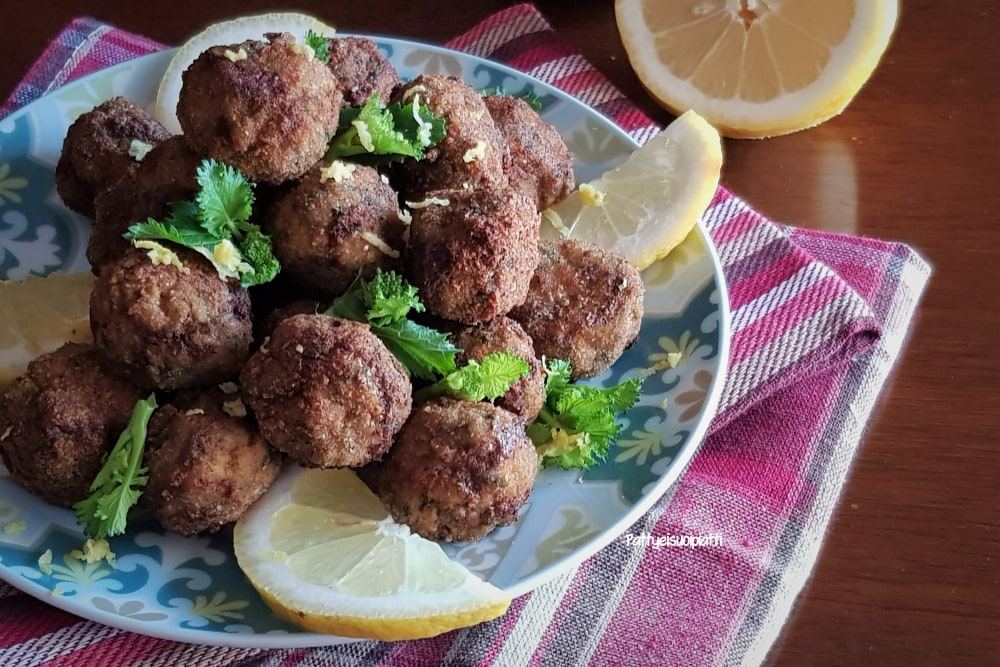 boulettes de viande et feuilles de navet