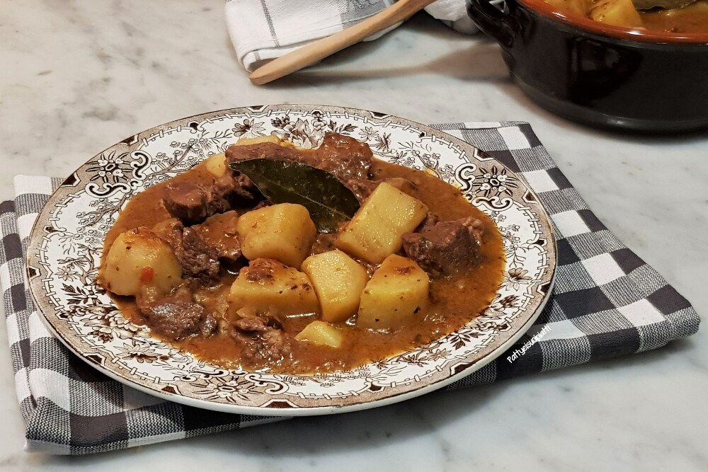 ragoût de viande avec pommes de terre