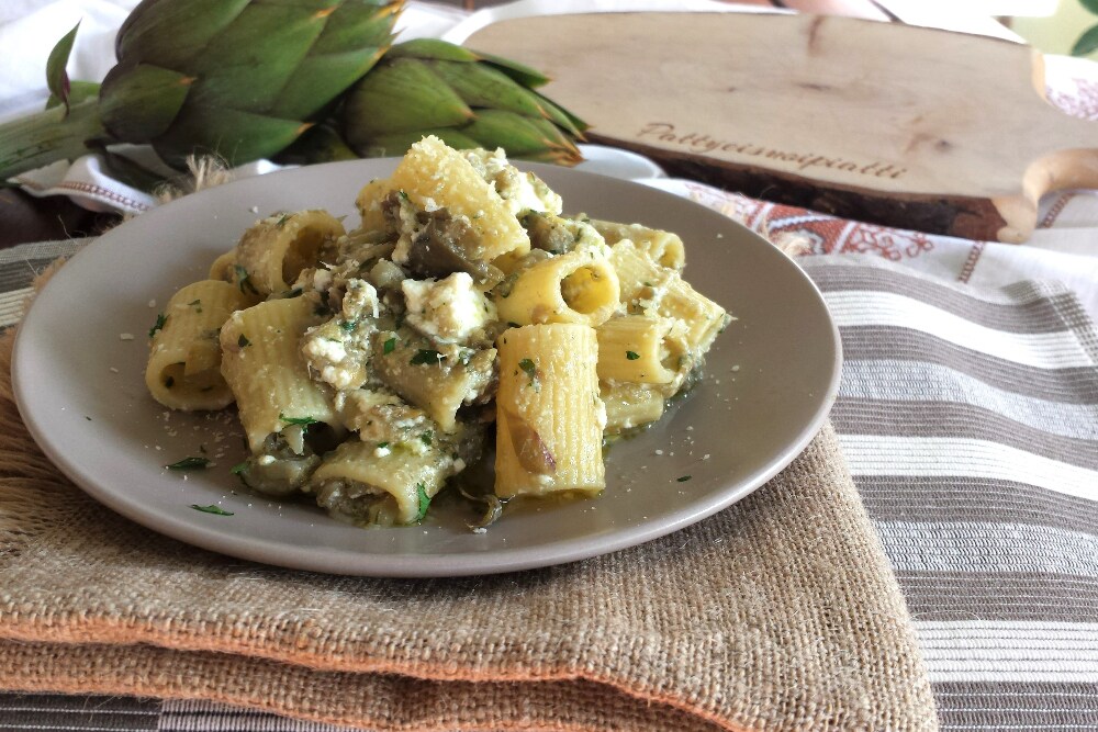 mezze maniche con carciofi e ricotta