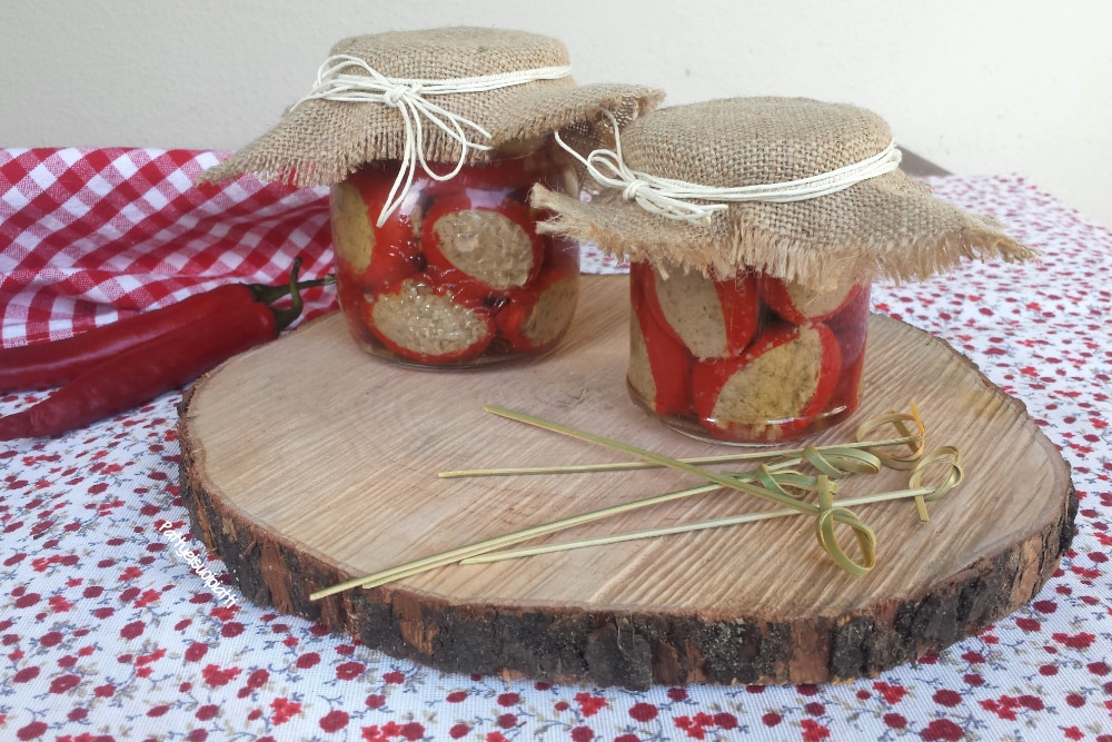 piments ronds farcis à l’huile