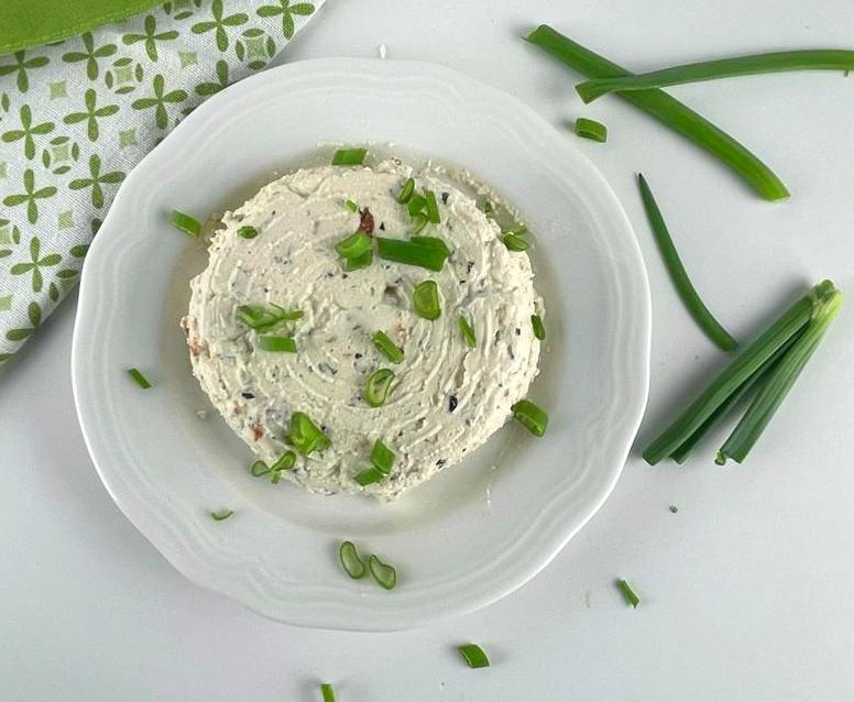 Ricotta de soja avec tomates cerises et menthe