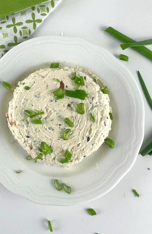 Ricotta de soja avec tomates cerises et menthe