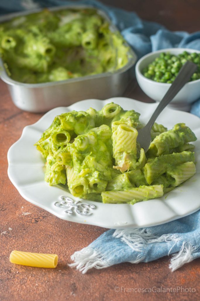 Rigatoni au four avec crème de petits pois