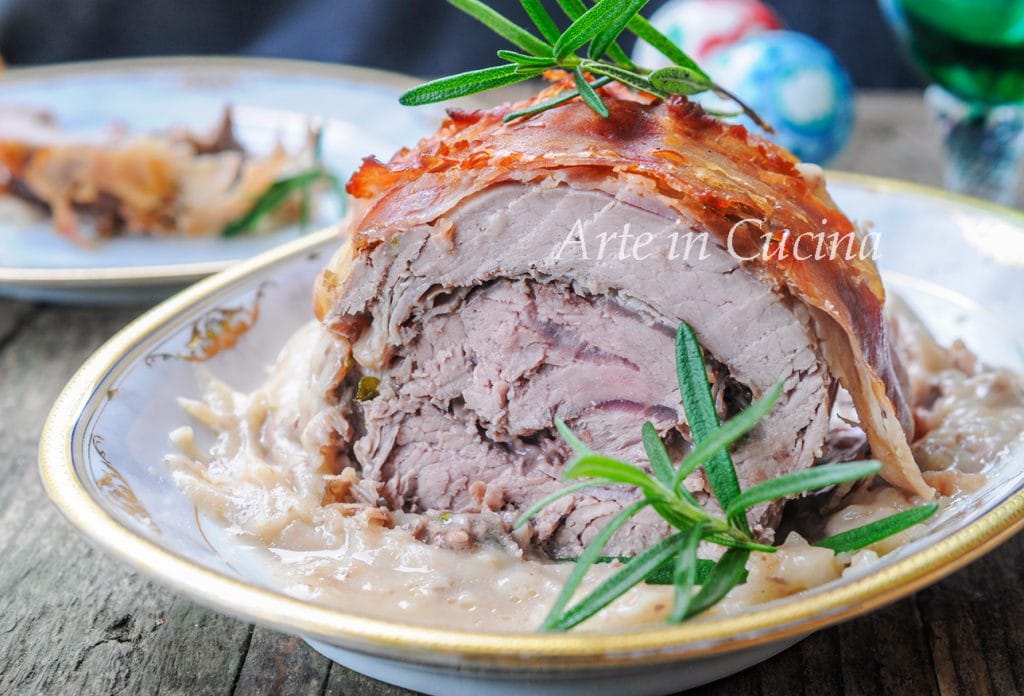 Roulade de veau farcie bardée de jambon