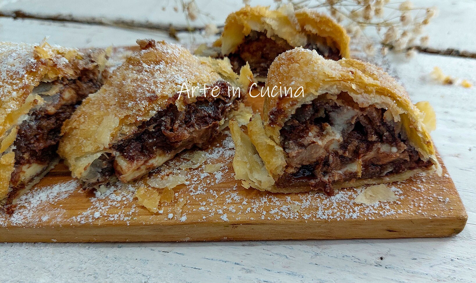 ROULEAU de PÂTE FEUILLETÉE Nutella et barres Kinder