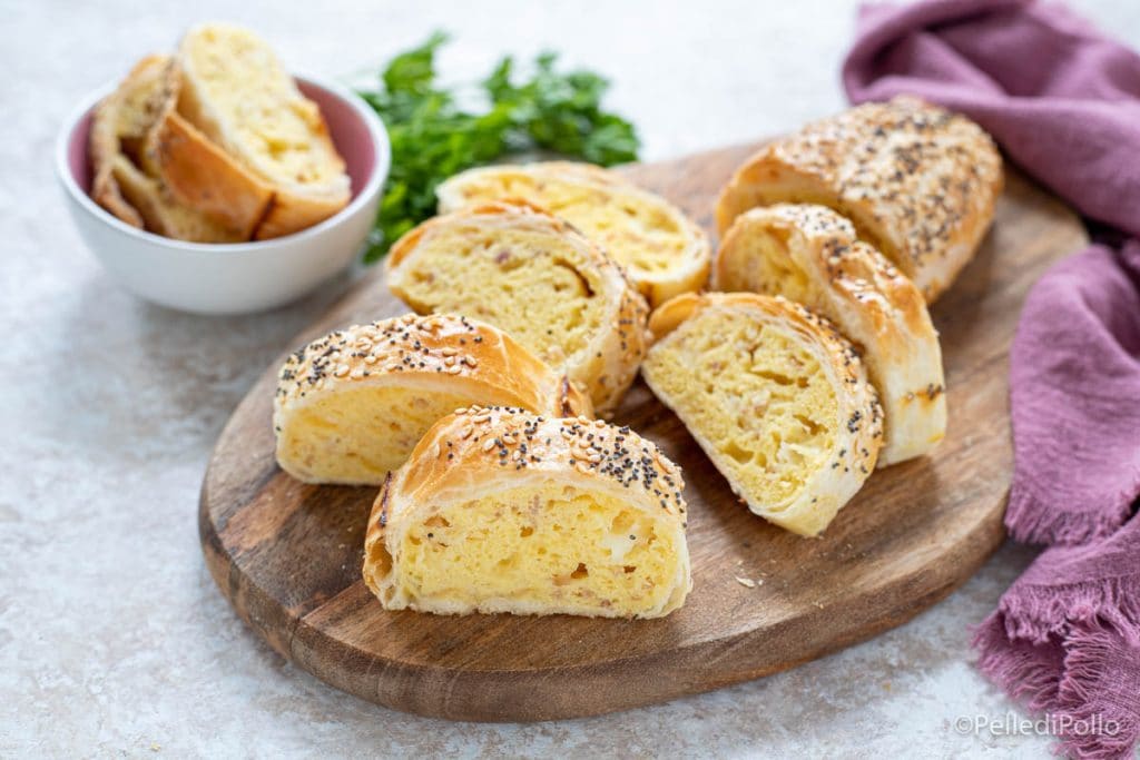rouleau de pâte feuilletée farci
