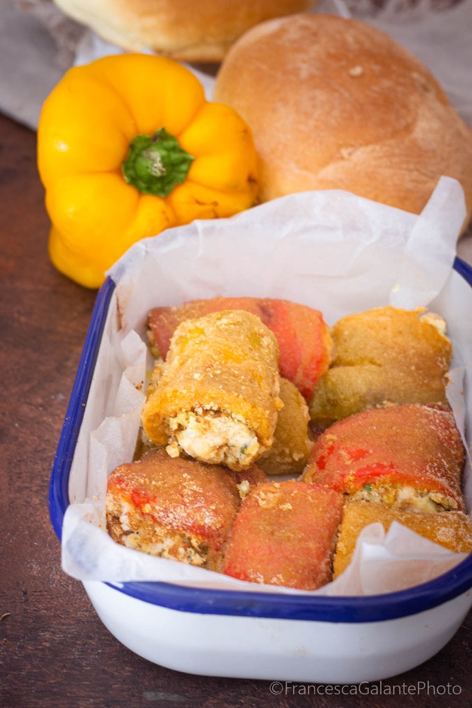 Rouleaux de poivrons avec ricotta et pain