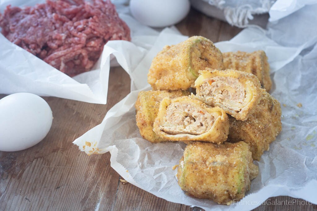 Rouleaux de courgettes farcis panés