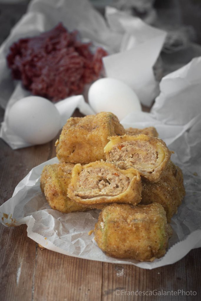 Rouleaux de courgettes farcis panés