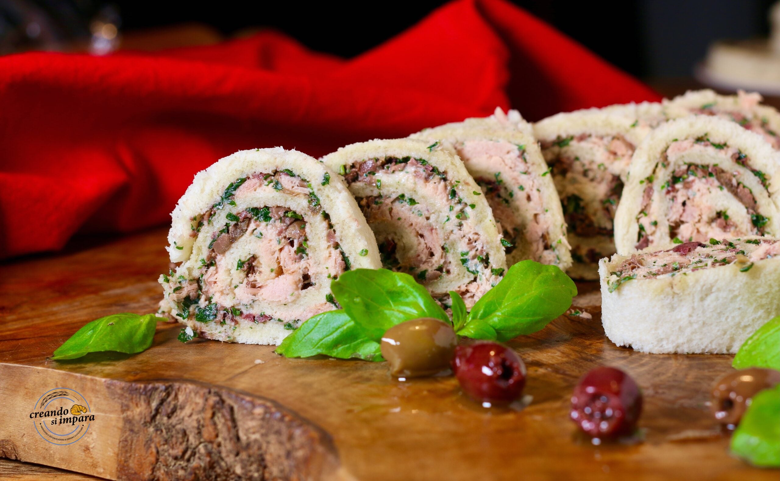Roulés de pain de mie au thon et olives