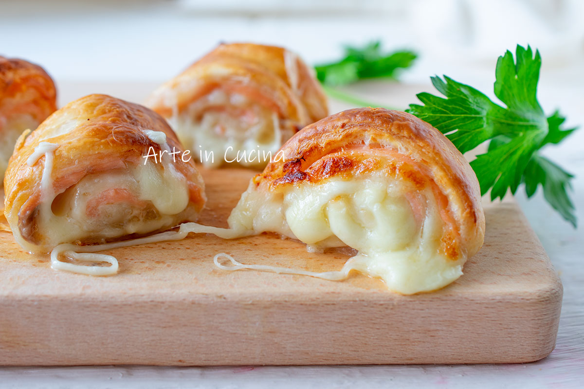 Roulés au saumon et provola avec pâte feuilletée