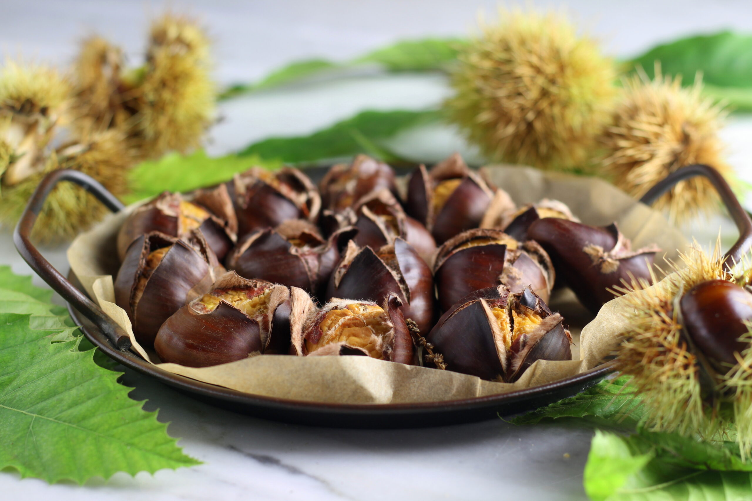 Châtaignes grillées à l’air dans une friteuse à air