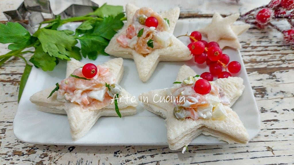 SANDWICHS SALADE RUSSE et SAUMON en forme d'étoile