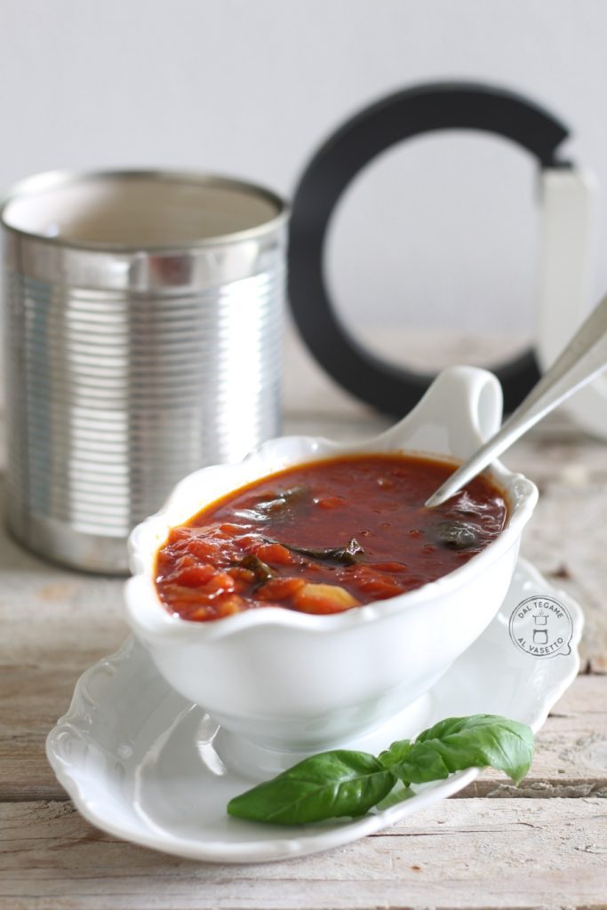 sauce tomate cuite dans le multicuiseur