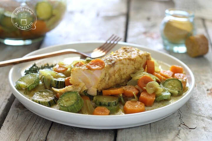 Saumon au curry en cuisson en bocal