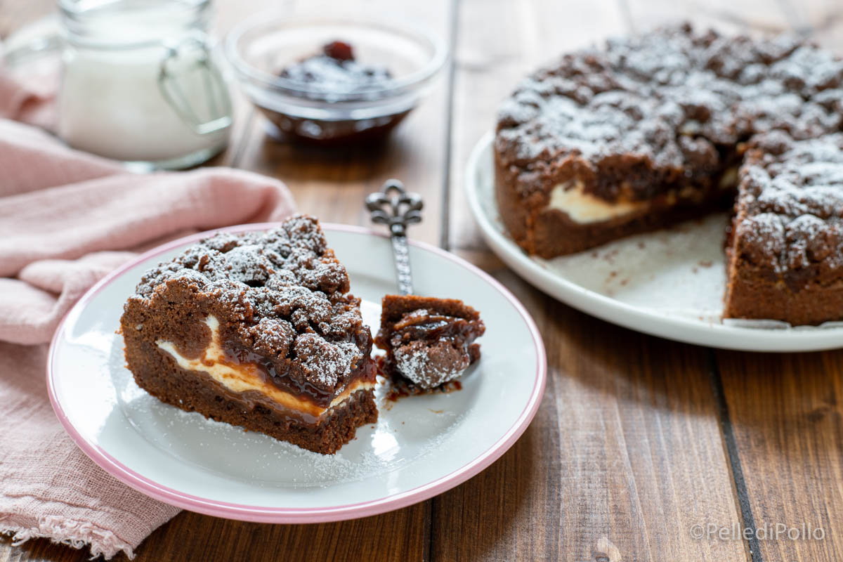 Sbriciolata au cacao avec yaourt et confiture
