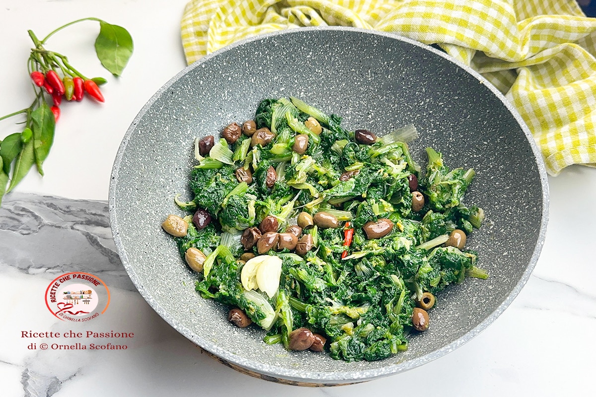 Scarole sautées avec olives