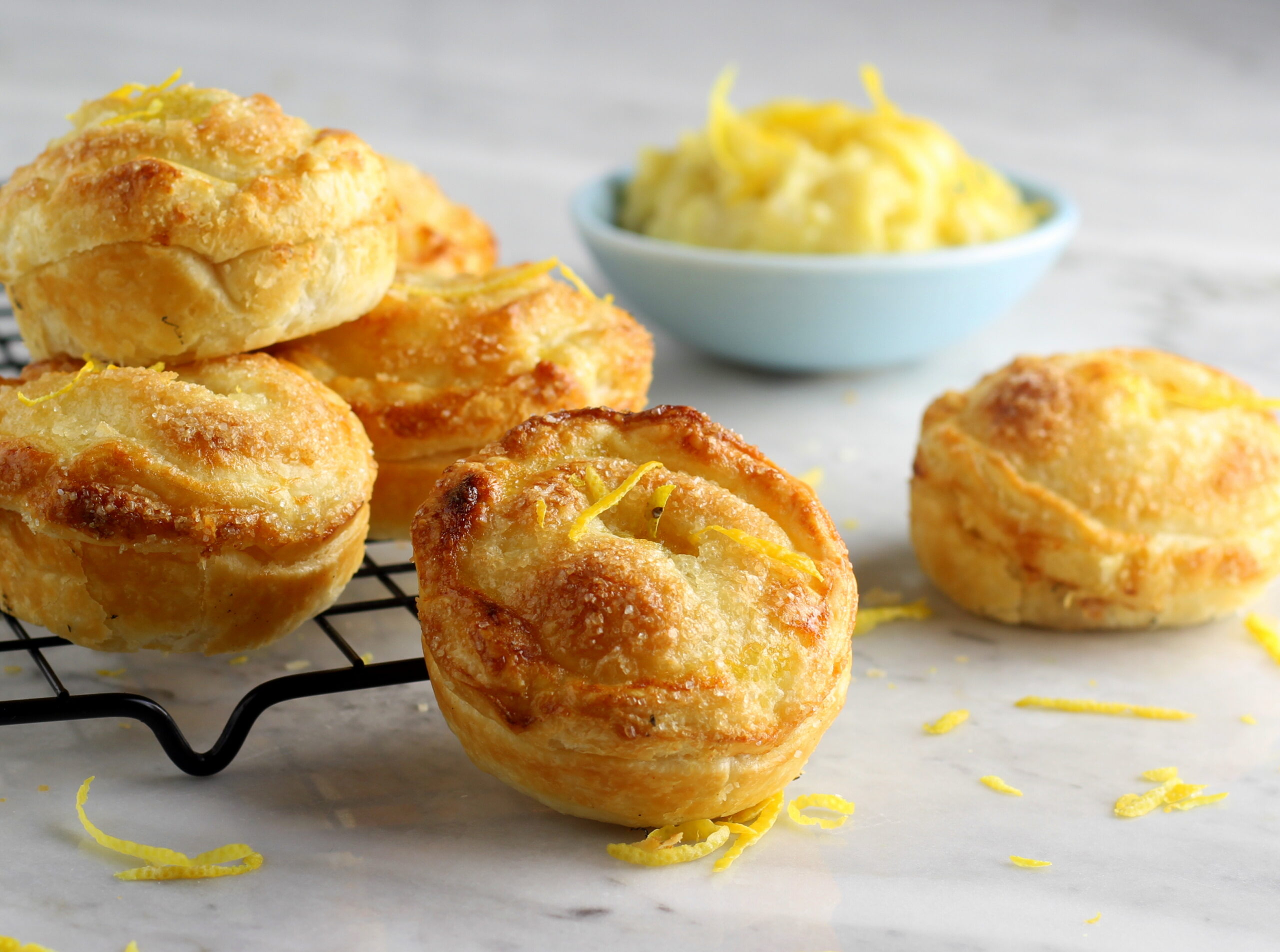 Chaussons caramélisés à la crème de poires
