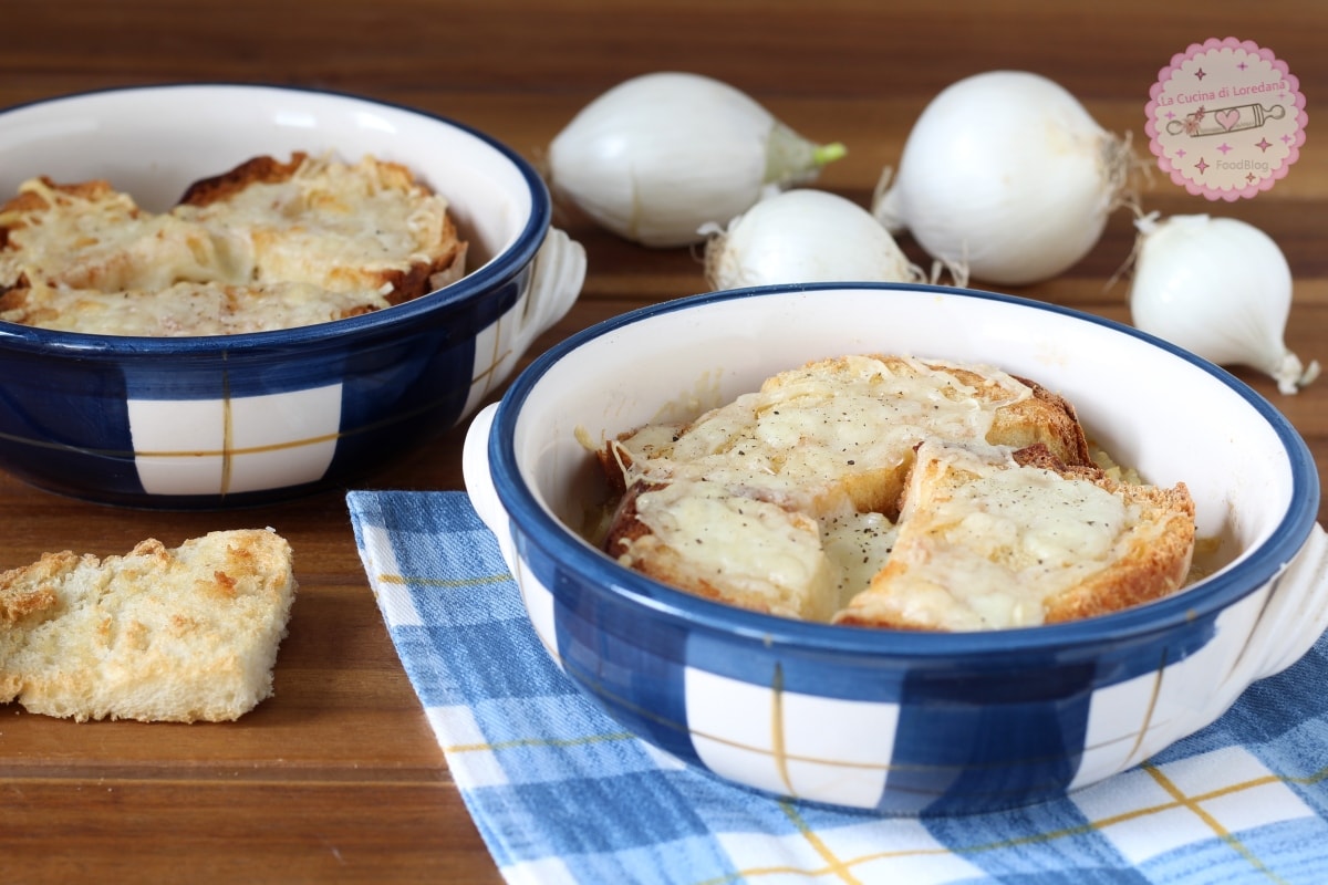 SOUPE À L’OIGNON, la recette de la soupe française la plus savoureuse
