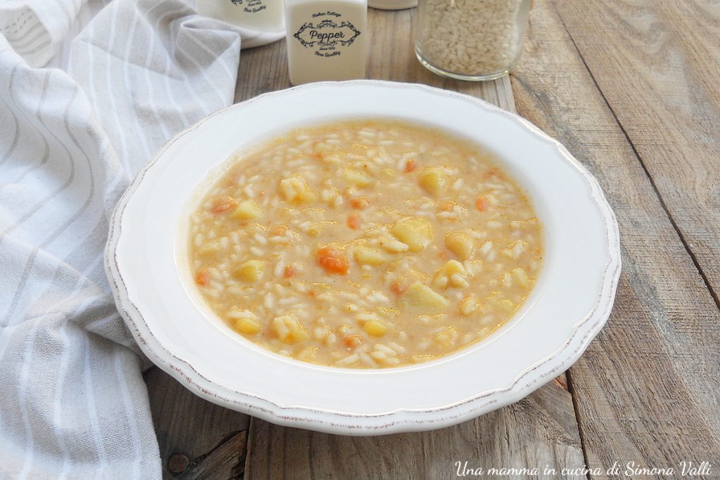 soupe de riz, pommes de terre et chou frisé