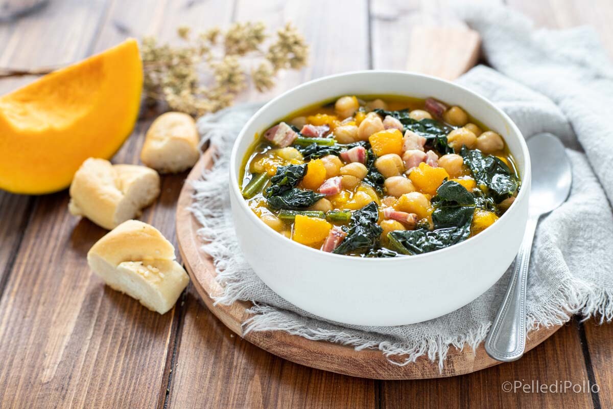 Soupe de chou noir avec potiron et pois chiches