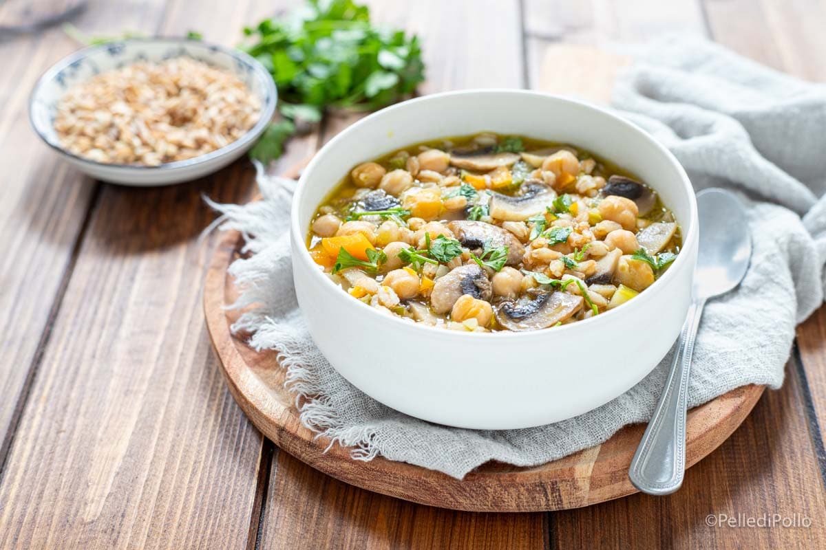 Soupe d’épeautre, pois chiches et champignons