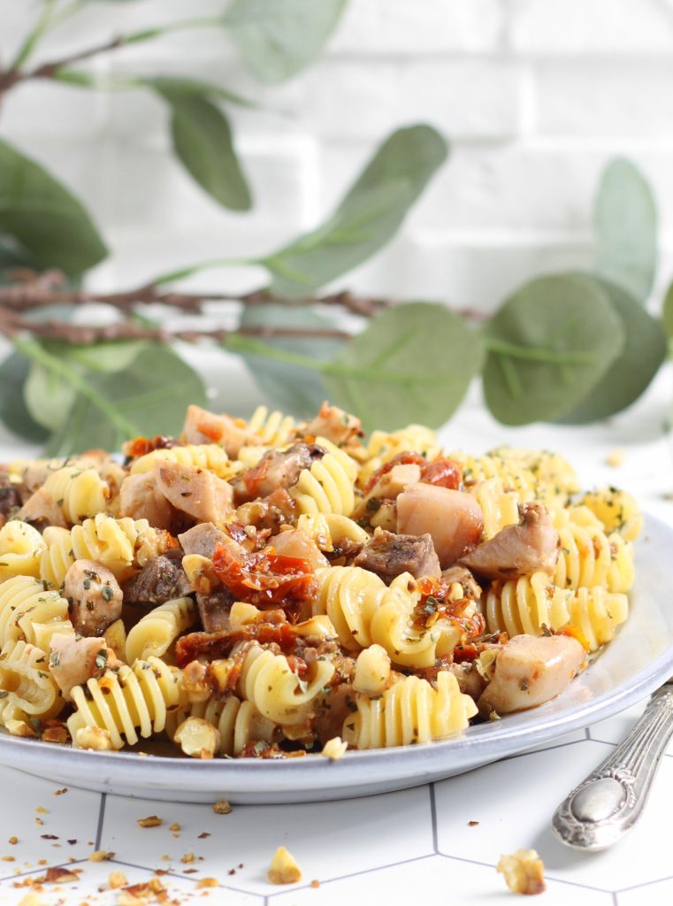 Fusilli avec espadon et fruits secs