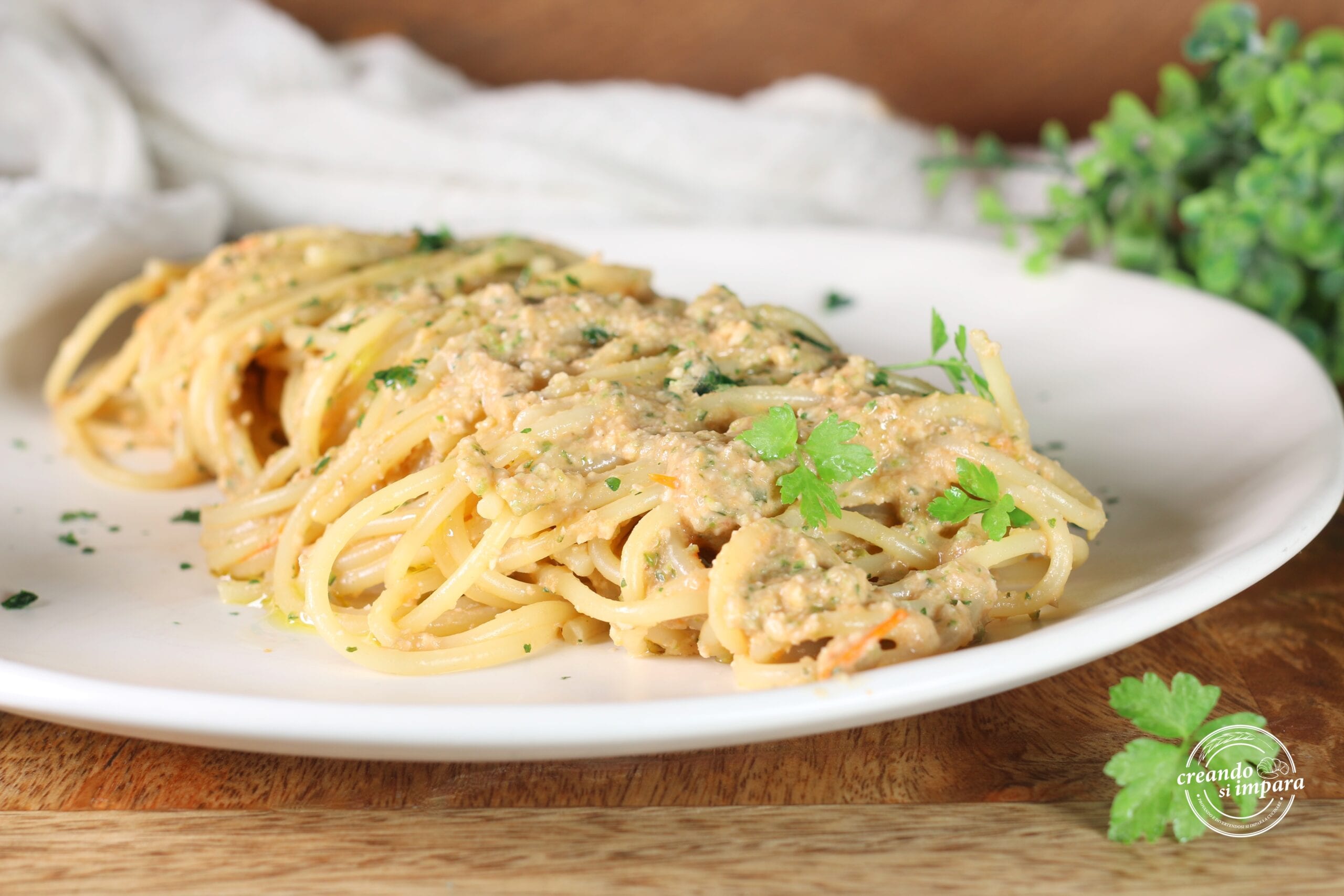 Spaghetti à la crème de courgettes et noix