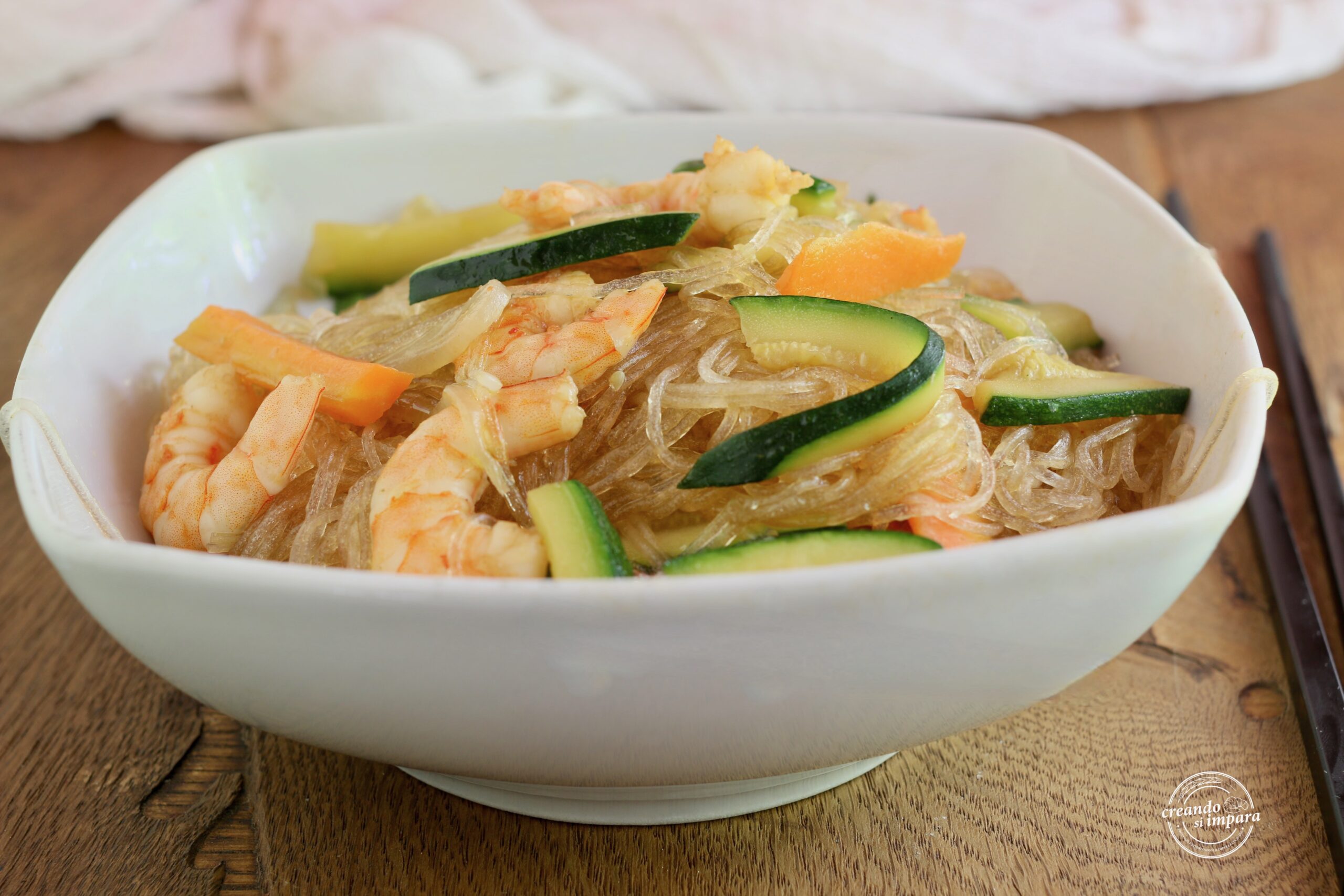 Spaghetti de soja aux légumes et crevettes