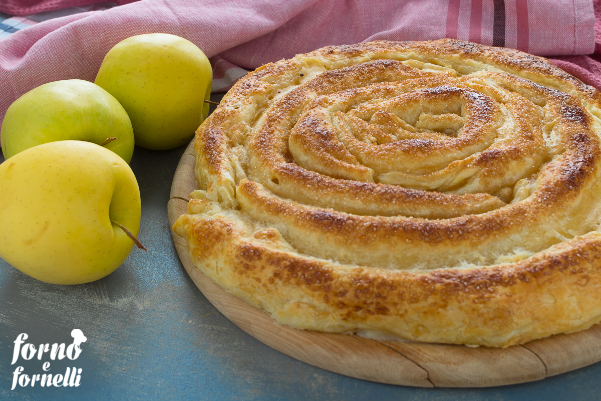 Tarte aux pommes avec pâte feuilletée