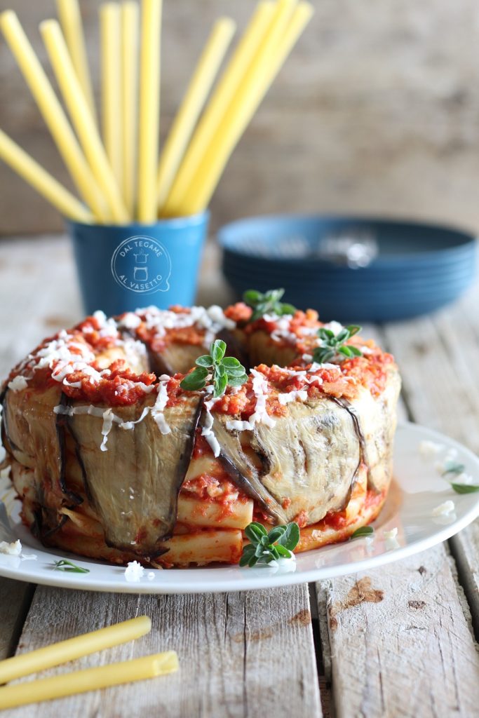 Gratin de pâtes avec aubergines dans la friteuse à air