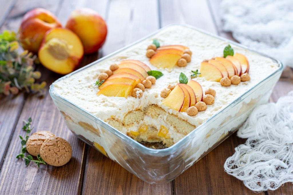 tiramisù aux pêches et amaretti
