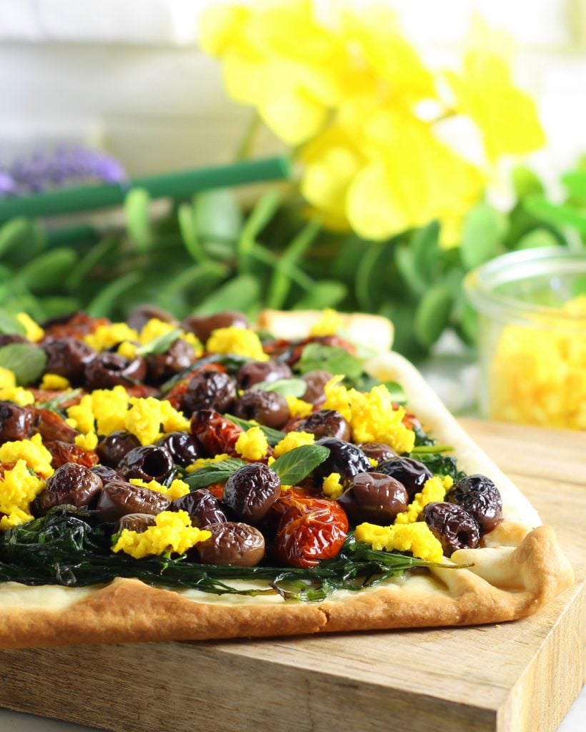 Tarte rustique avec agretti et tomates cerises