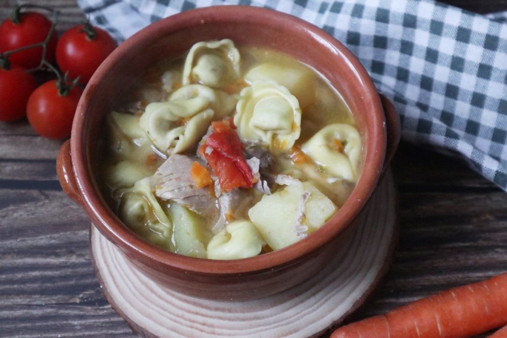 cappelletti en bouillon de dinde avec légumes