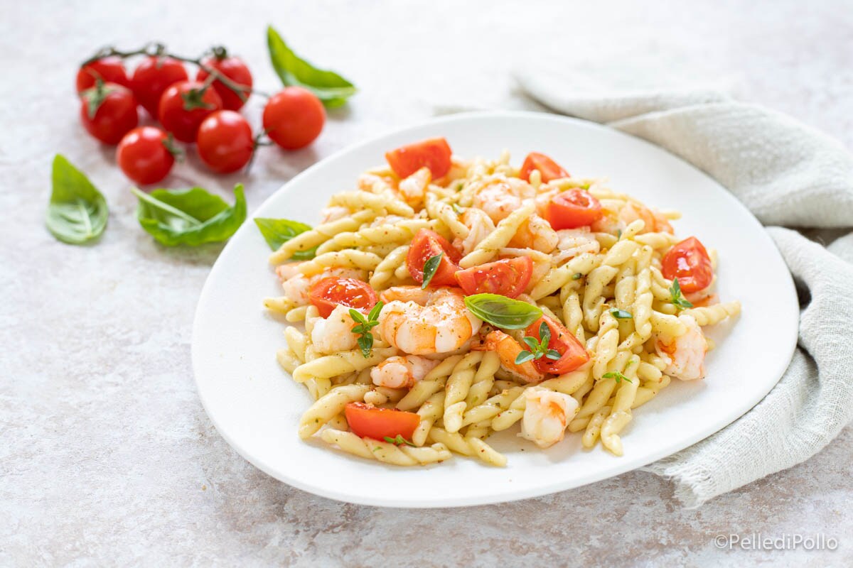 Trofie aux crevettes et tomates cerises