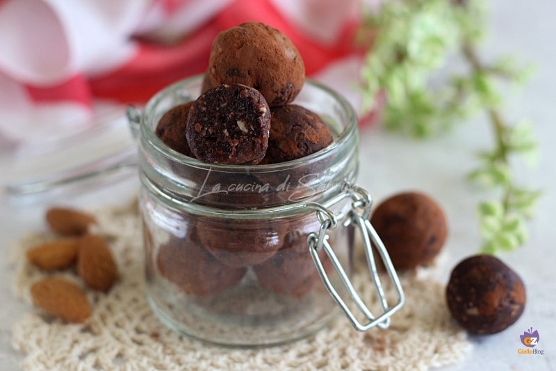 Truffes amandes et dattes