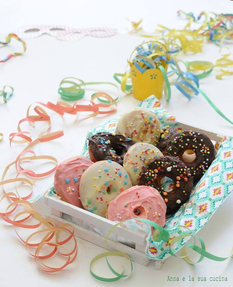 Beignets de carnaval couverts de chocolat