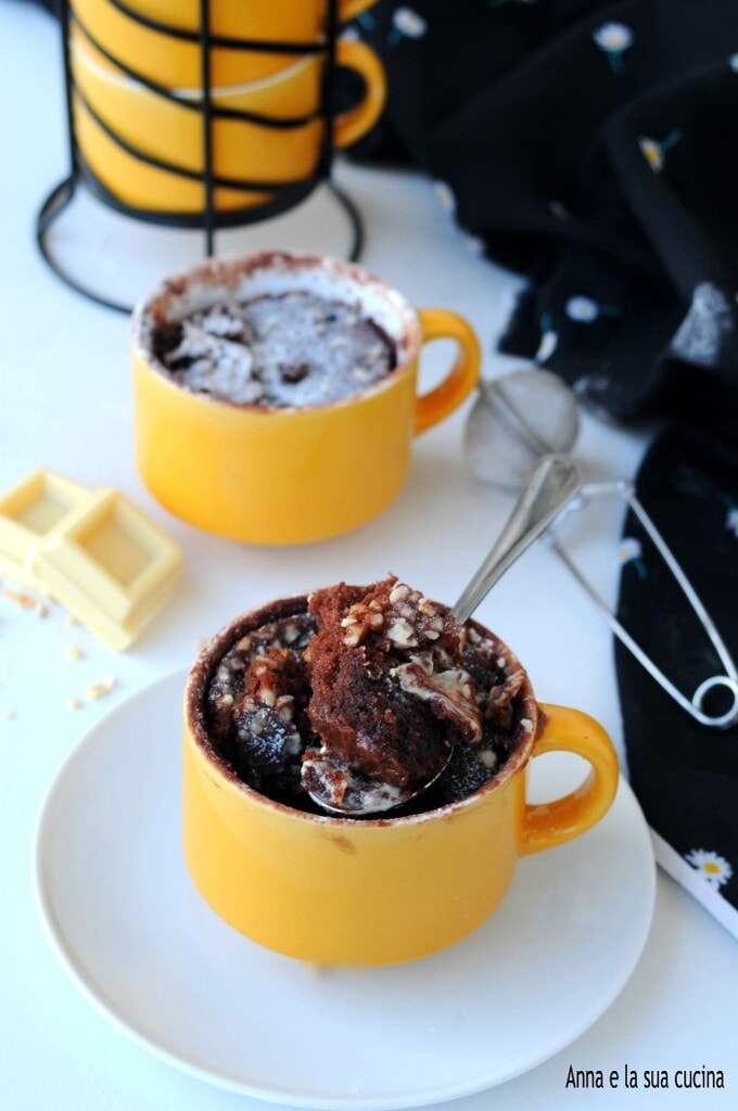 Mug cake au cœur fondant de chocolat blanc