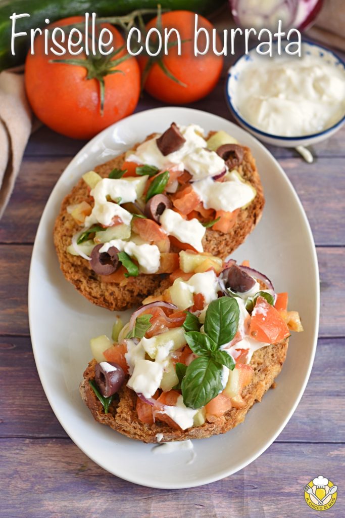 v_ friselles avec burrata tomate oignon concombre comment assaisonner friselles des Pouilles gourmet il chicco di mais